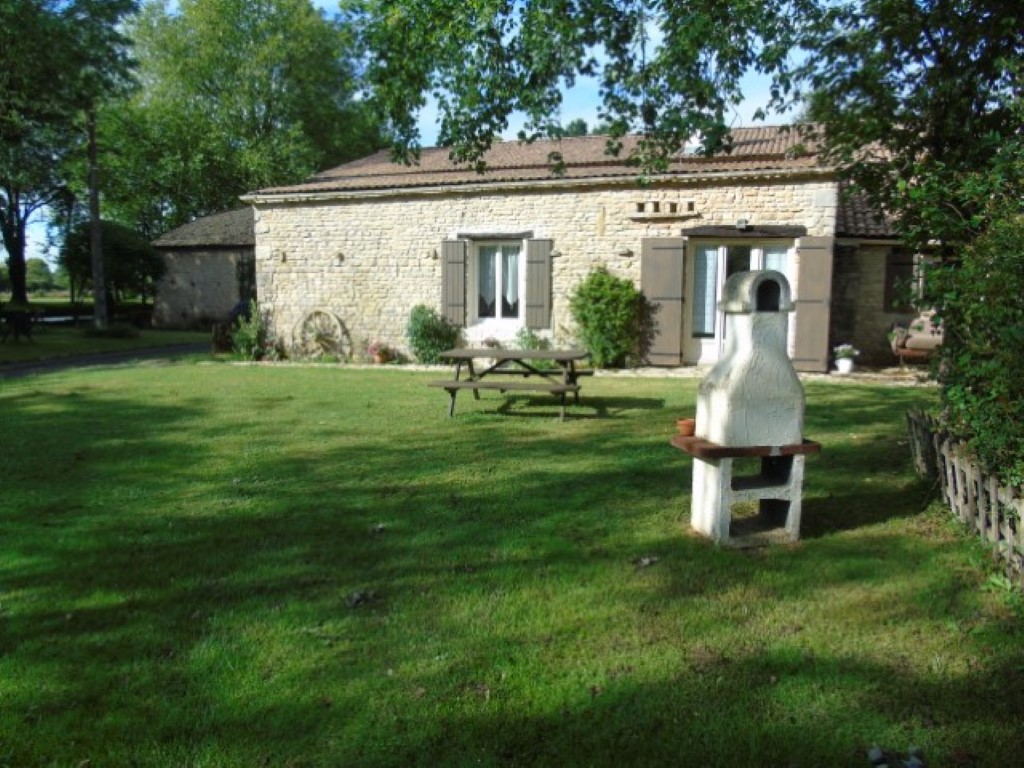 Le Martin-Pecheur Gite garden